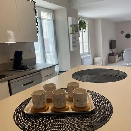 Maison Du Bourg Pasteur * Le Moulinaud