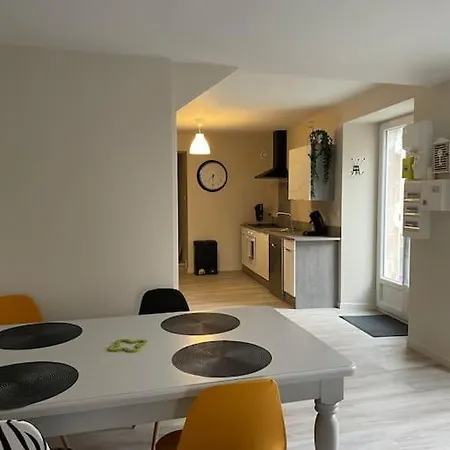 Maison Du Bourg Pasteur بيت للعطل Le Moulinaud