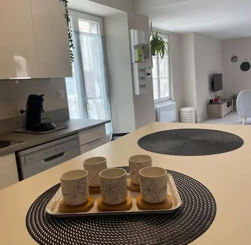 Maison Du Bourg Pasteur * Le Moulinaud